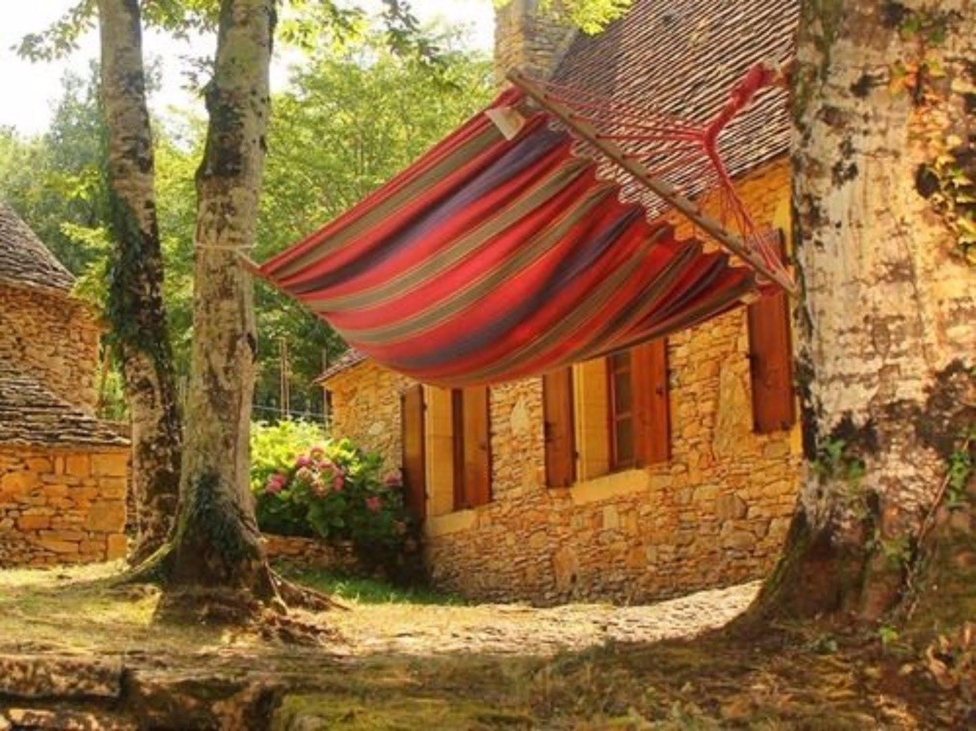 Chambres D'Hotes Avec Piscine La Rossillonie Beynac-et-Cazenac Exteriör bild