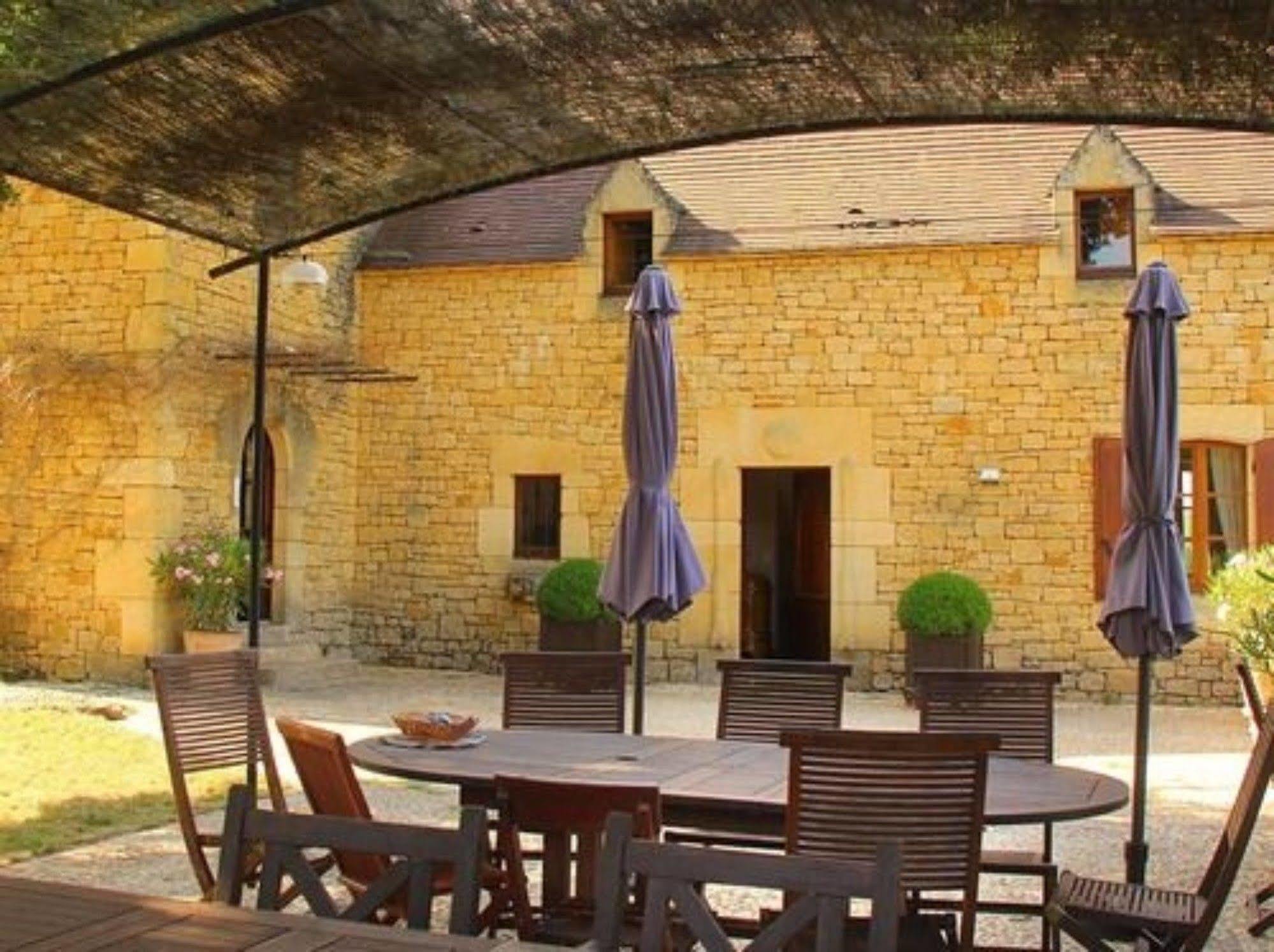 Chambres D'Hotes Avec Piscine La Rossillonie Beynac-et-Cazenac Exteriör bild
